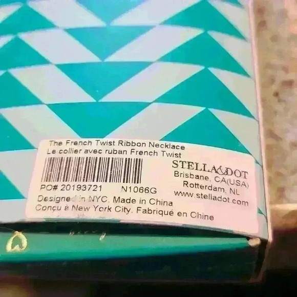 Stella and Dot French twist ribbon necklace - Picture 7 of 14